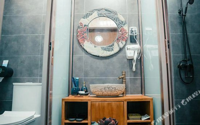 Shao's Courtyard Hostel