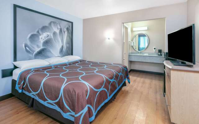 Super 8 by Wyndham New Braunfels I-35