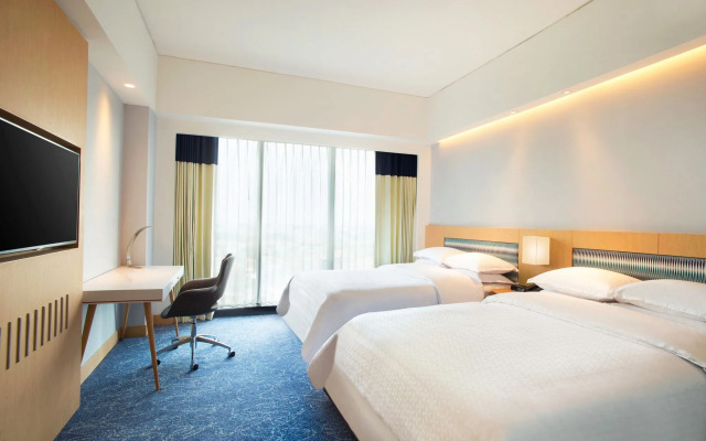 Four Points by Sheraton Surabaya, Tunjungan Plaza
