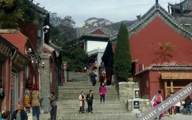 Tai 'an Jianxin Hotel (Taishan Hongmen Mountaineering Entrance Store)