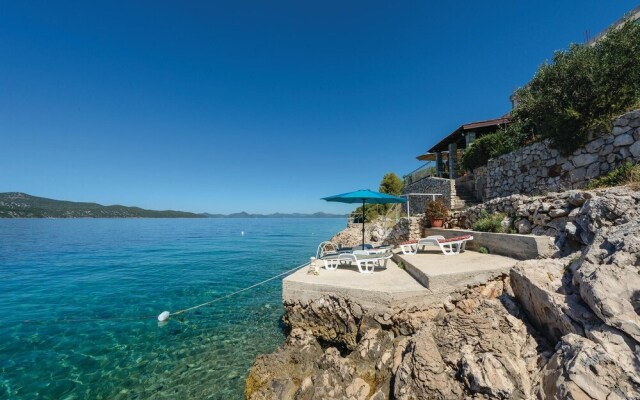 Beautiful Home in Slano With Wifi and 3 Bedrooms