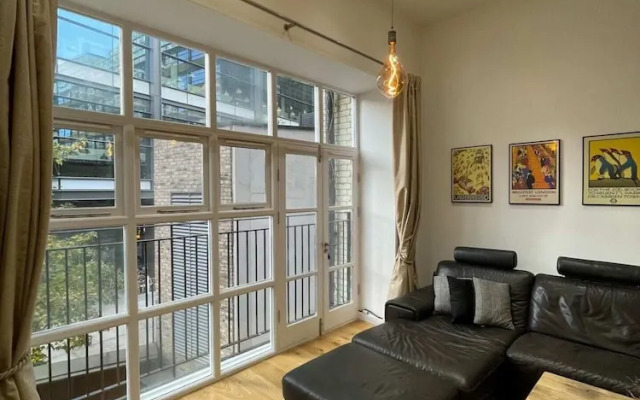 Stunning 3BD Maisonette W/balcony - Old Street!