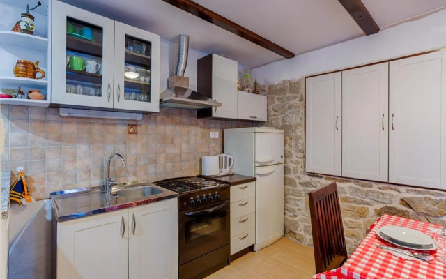 Tomo Apartment