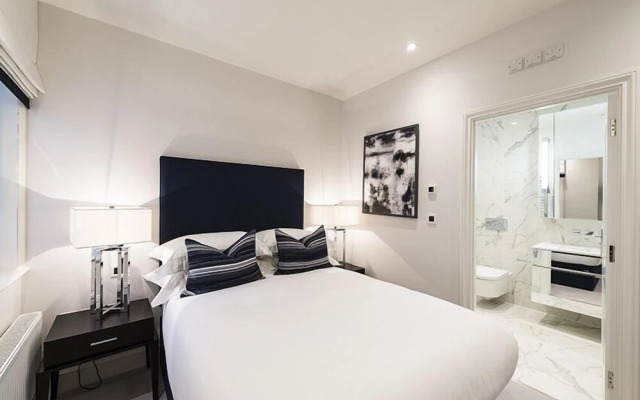 Luxury Three Bedroom - Flat 121 Lower Ground Floor