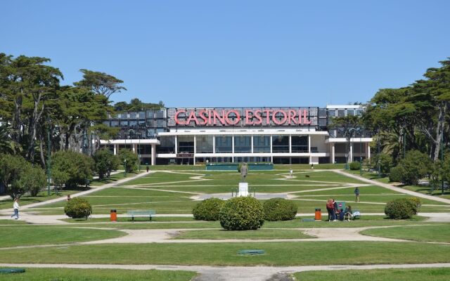 Cozy Apartment in Estoril