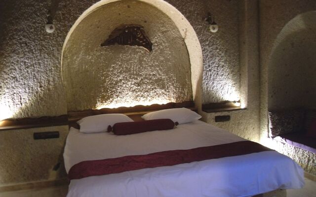 El Puente Cave Hotel