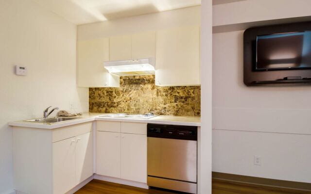 Motel 6 Kerrobert, SK