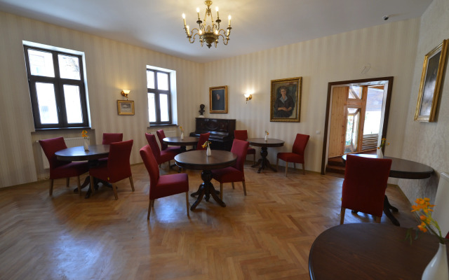 Noblesse Boutique Hotel