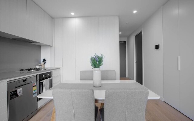 Simple And Cozy Apartment In Parkville