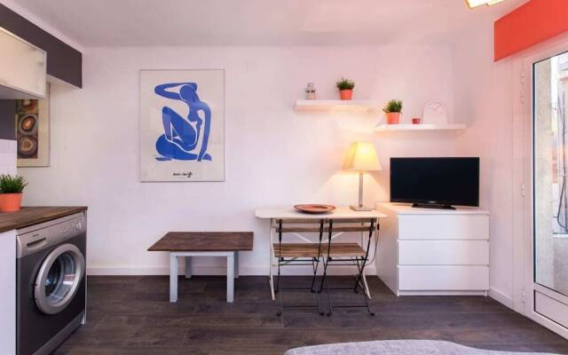 Pleasant Studio With Balcony Close to Camp Nou - Barcelona !