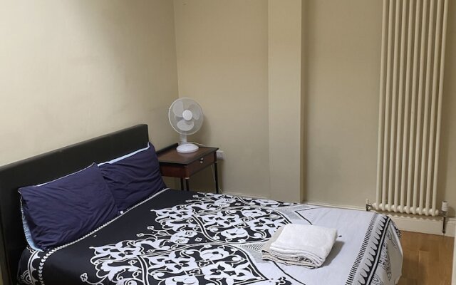 Spacious 3-bed Apartment in Central London