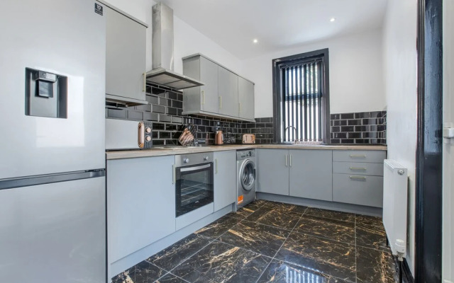 Mixies Manor Sasco Apartments