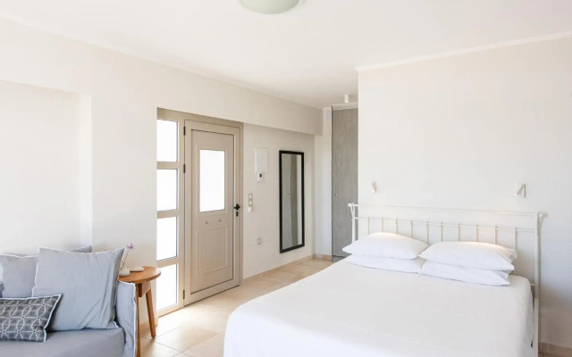 The Mini Beach Hotel