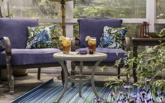 Sundara West Bed and Breakfast