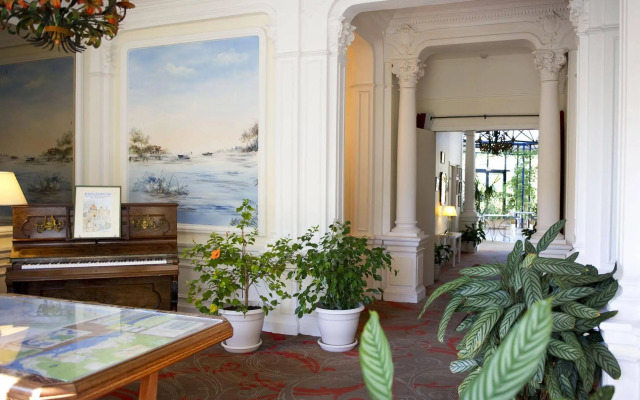 Résidence de Tourisme Vacances Bleues Villa Régina