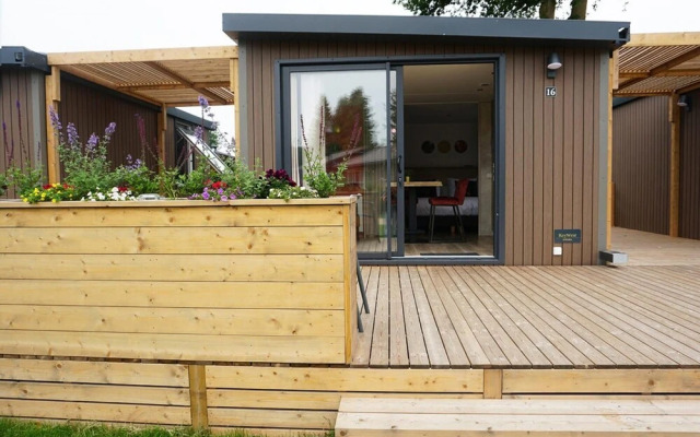 Two-Person Hotel Lodge