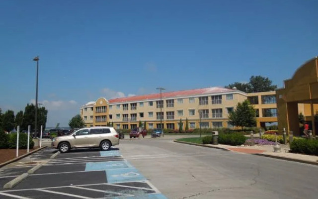 Cedar Point's Sandcastle Suites