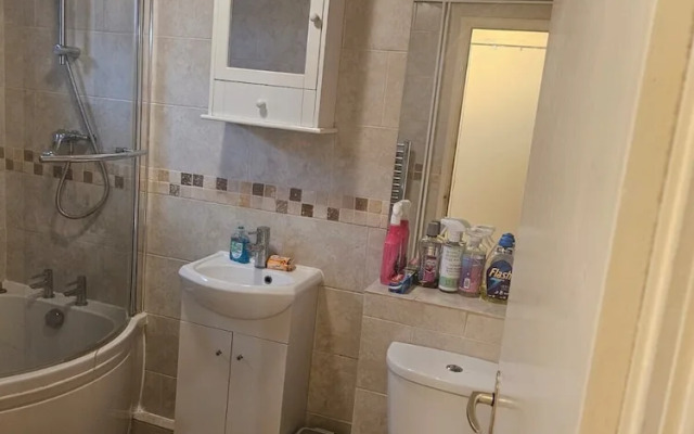 Cozy London Apartment Near River Thames