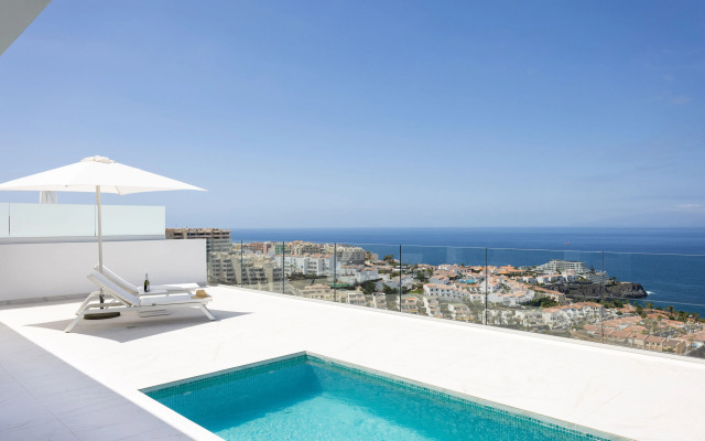 Crystal I Luxury Apartments