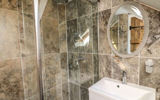 Middle Dean Farmhouse