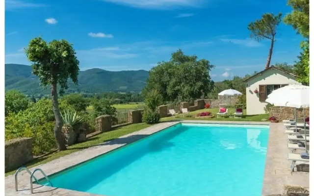 Villa Rinaldo Comfortable Holiday Residence