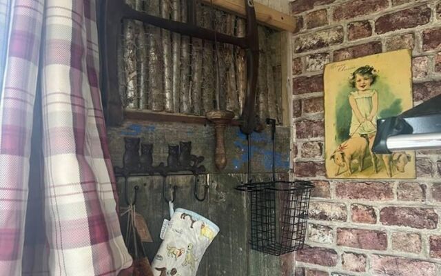 Bridie Rose - hot tub Extra Charge Exotic Animals