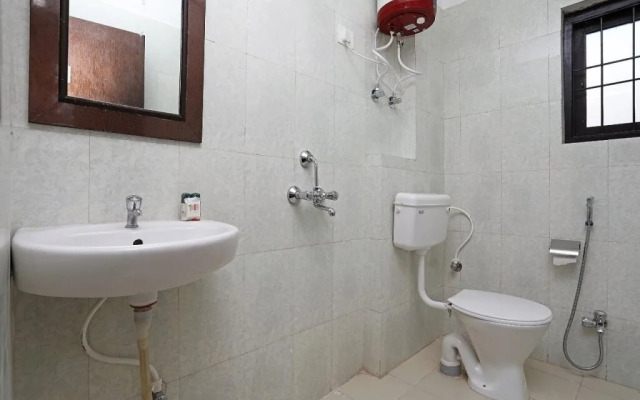 Hotel Galaxy by OYO Rooms