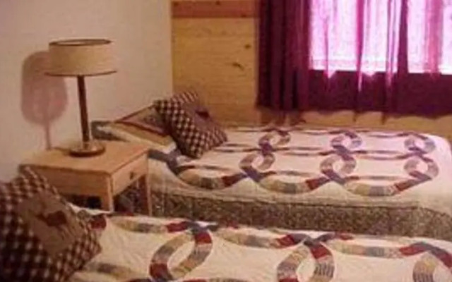 RedAwning Cabin #9N Fox Hollow