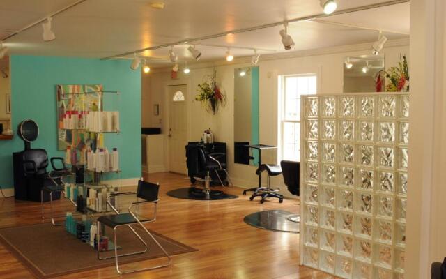 Acorn Hill Lodge and Spa