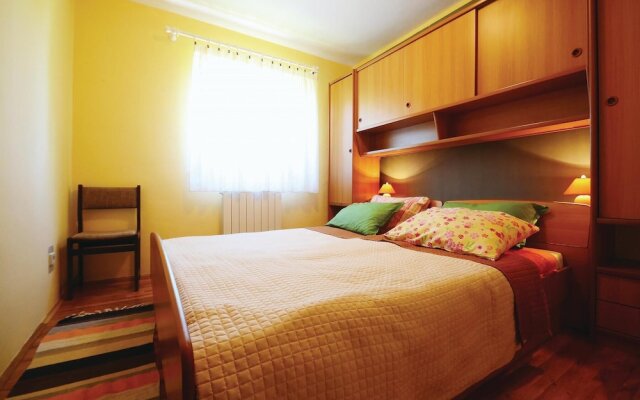 Awesome Home in Vinez With Wifi and 7 Bedrooms