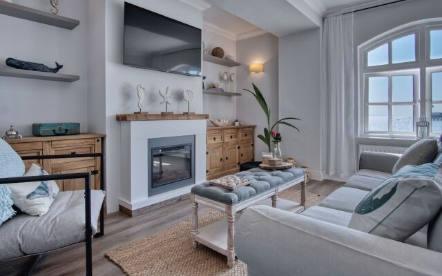 The Sand Castle - 2 Bedroom Apartment - Tenby