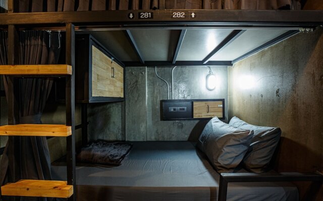Episode 11 Hostel