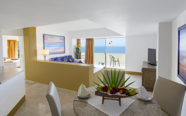 Tesoro Ixtapa Beach Resort