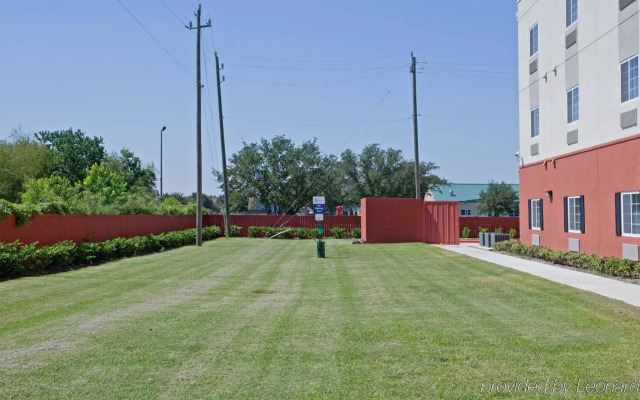 Candlewood Suites Deer Park TX by IHG