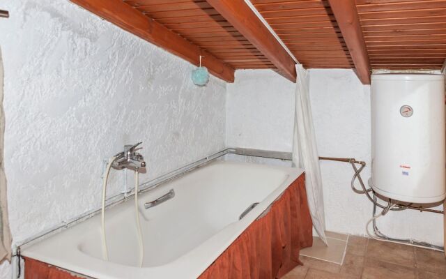 Restful Apartment in Istiaia With Patio