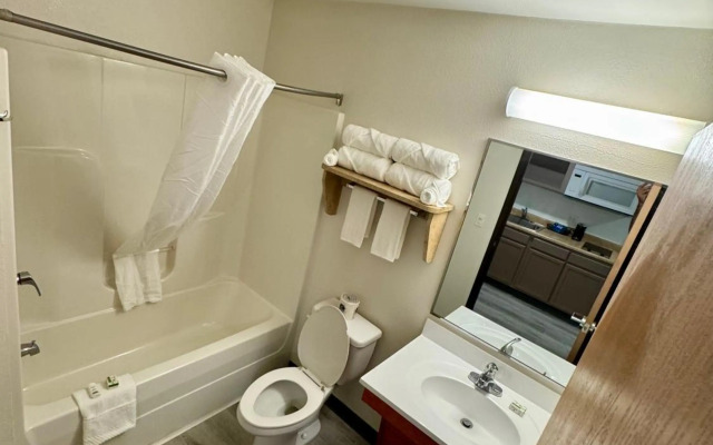 Baymont by Wyndham Dickinson