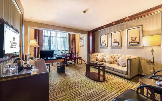 River & Holiday Hotel