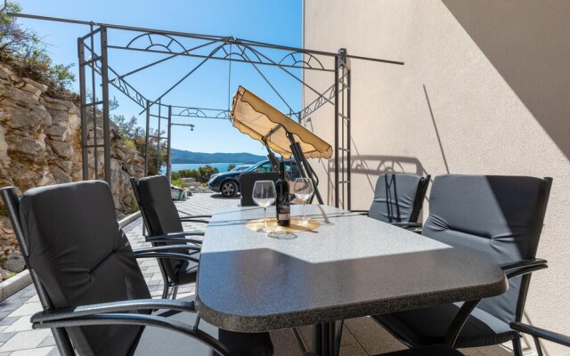 Stunning Apartment in Komarna With Wifi and 3 Bedrooms