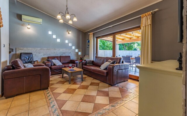 Stunning Home in Medulin With Wifi and 4 Bedrooms