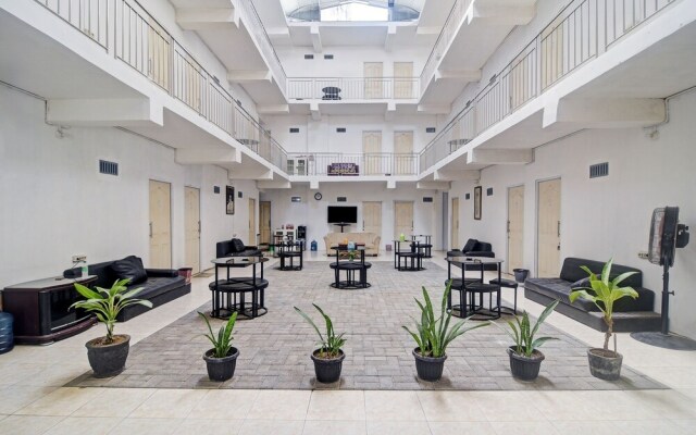 OYO 90499 Hotel Fortune