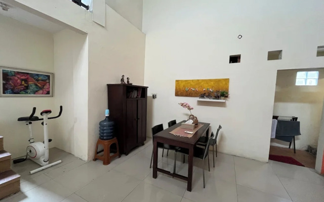 SPOT ON 94634 Homestay Griya Sunarti