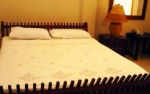Monty Hotel