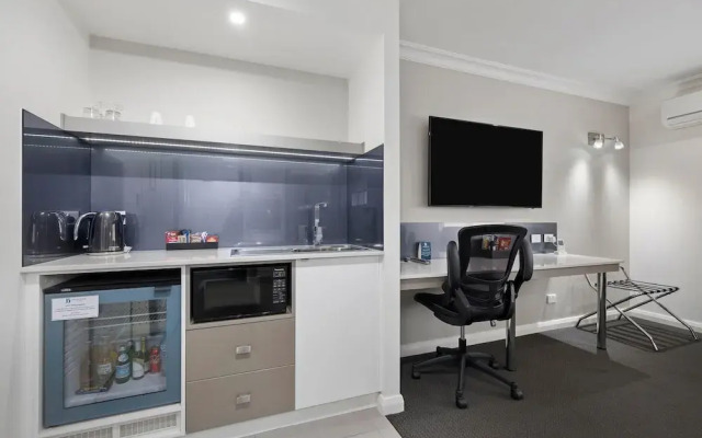 Bluegum Dubbo by Travellers