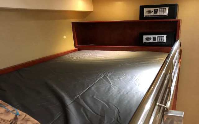 Rich Hotel