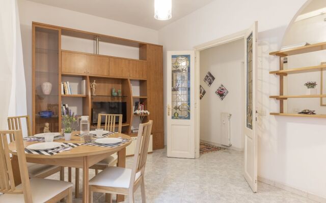 Testaccio Colourful Apartment