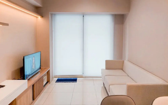 Nice And Modern 2Br Apartment At M-Town Signature