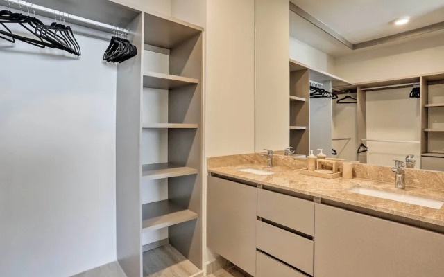 Luxe Cabo Condo w/ Ocean Views + Amenities!