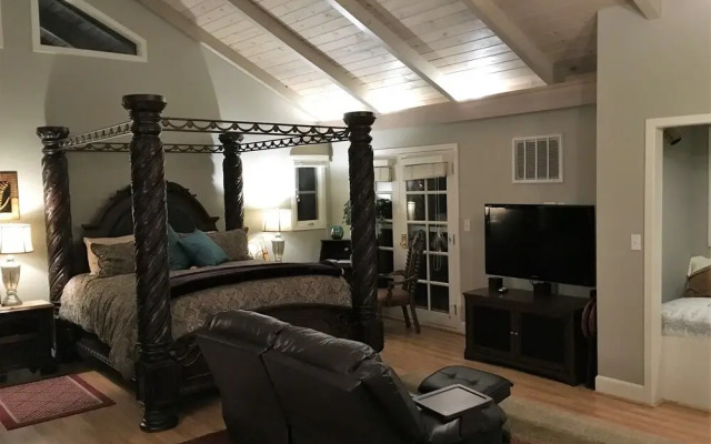 Potter's Foothill House