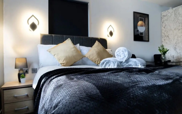 Midsummer Studios and Apartments