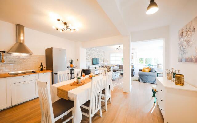 Villa in Pridraga With Pool and Five Person